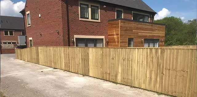 Gravel boards and feather edge