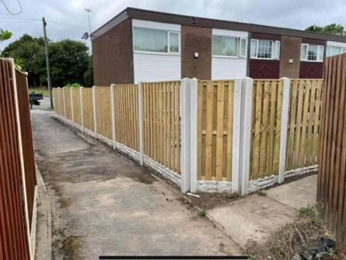 Fencing Companies Handsworth S1 1LB