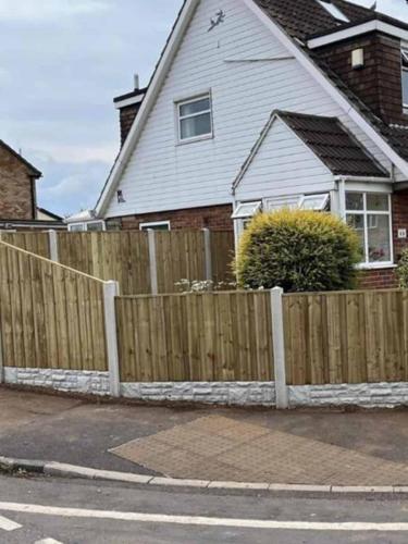 Fencing Companies Meersbrook S1 1LZ