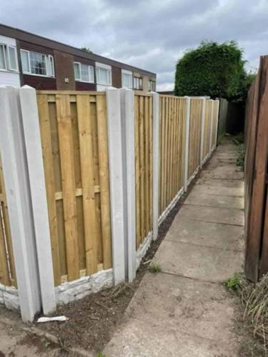 Fencing in Heeley S1 1YD