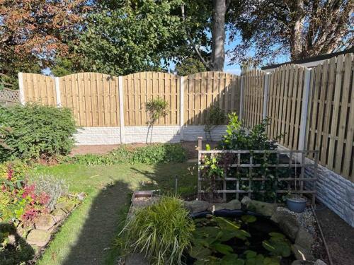 Garden Fencing Contractors Jordanthorpe S1 2BX